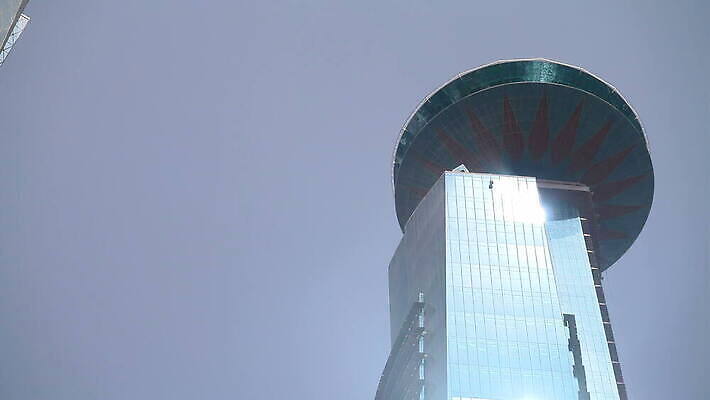 전통 문화 바다 여행 비즈니스 건축양식 사람없음 건물 탑 항구 고층빌딩 도시 만 역사 재산 도심 중앙 아라비아 포트 카타르 동쪽 스카이라인 랜드마크 수도권 아랍어 4K MOV 해외동영상 클립영상 건축물 건축 중동 교통시설 빌딩 금융 방향 지역 동영상 파일형식