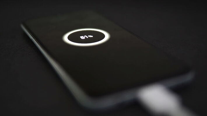 컨셉 통신 모바일 미래 기술 사람없음 그래픽 스마트폰 핸드폰 디지털 모니터 검은색 힘 재활용 에너지 어플리케이션 지시 연결 가득함 심볼 사인 속도 그림 에코 신분 전자 잡종 충전 혁명 베터리 요금 인터페이스 충전기 인터랙티브 4K MOV 해외동영상 클립영상 컬러 모션 전자제품 스마트기기 컴퓨터 환경 기계 친환경 동영상 파일형식