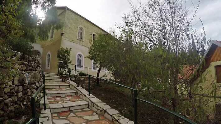 나무 전통 외관 문화 컬러 여행 건축양식 자연 사람없음 야외 건물 초록색 햇빛 탑 하이킹 사찰 황금 숲 묘사 과거 러시아인 수녀원 예루살렘 이스라엘 회랑 4K MP4 해외동영상 클립영상 서양인 식물 건축물 건축 컨셉 종교건축 레저 태양 복도 생태계 동영상 서아시아 파일형식