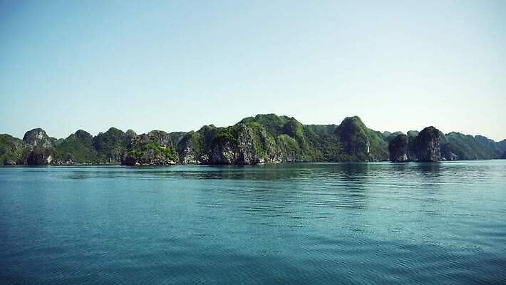 아시아 바다 섬 여행 자연 휴가 산 동양인 풍경 사람없음 물 여행객 만 보트 베트남 인도차이나반도 4K MOV 해외동영상 클립영상 자연요소 나라 사람 인종 동남아시아 배 생태계 동영상 선박 파일형식