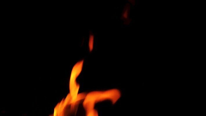 나무 백그라운드 크리스마스 겨울 오렌지 추상 불꽃 주택 실내 따뜻함 굴뚝 사람없음 내부 목재 빨간색 빛 어둠 낭만 추위 뜨거움 오븐 야간 장작 모닥불 12월 묘사 벽난로 통나무 온도 1월 2월 연소 용광로 화상 MP4 해외동영상 클립영상 자연요소 식물 계절 기념일 컬러 컨셉 무늬 과일 재료 불 건물 가전제품 날짜 상처 동영상 파일형식