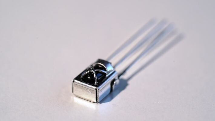 백그라운드 부분 사람없음 장식 빛 쌓기 디지털 검은색 장비 묘사 수화기 반도체 전자 멀리 해결 국회 고립 다이오드 센서 엘리먼트 적외선 제어 하드웨어 주도 4K MOV 해외동영상 클립영상 컬러 모션 컴퓨터 예절 전화기 동영상 파일형식