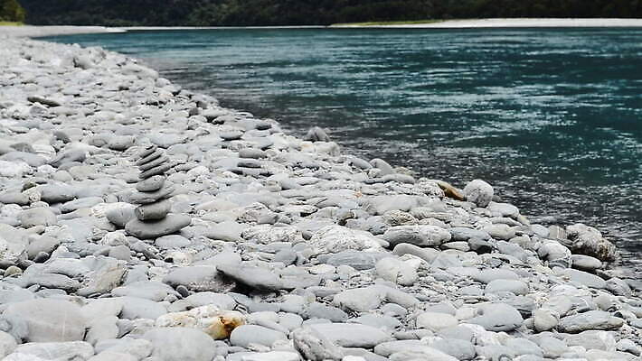 공원 컬러 국립공원 사람없음 야외 가로 초록색 물 빛 강 달리기 귀여움 화목 놀람 흐름 조약돌 기도 개울 파편 숲 피라미드 뉴질랜드 평형 MOV 해외동영상 클립영상 자연요소 건축물 공공시설 감정 컨셉 모션 표정 수영 돌_바위 오세아니아 동영상 랜드마크 파일형식