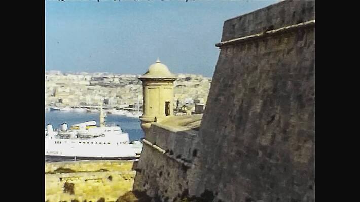 외관 유럽 바다 여행 건축양식 풍경 사람없음 야외 건물 물 도시풍경 항구 수확 골동품 도시 거친 역사 클래식 도서관 지중해 필름 영화 향수 문서 복고 타운 영사기 스카이라인 동영상 로스앤젤레스 구식 랜드마크 몰타섬 보관소 수도권 아마추어 옛날 4K MOV 해외동영상 클립영상 자연요소 건축물 교육 건축 나라 섬 컨셉 농업 교통시설 문화예술 미국 화장품 저장 지역 몰타 파일형식