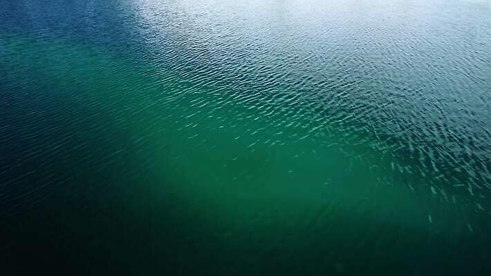 산업 지구 호수 자연 산 사람없음 물 파란색 블록 크리스탈 자르기 발굴 대리석 마케도니아 인공 지질학 채석 추출 터키석 4K MP4 해외동영상 클립영상 자연요소 교육 컬러 재료 모션 광석 보석 생태계 동영상 파일형식 남유럽