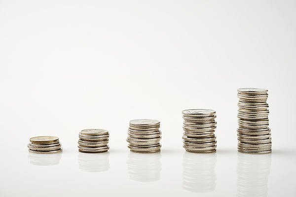 포토 JPG 스튜디오촬영 비즈니스 실내 사람없음 금융 경제 쌓기 동전 재테크 흰배경 상승 동전탑 국내포토 백그라운드 컨셉 돈 모션 내부 흰색 파일형식