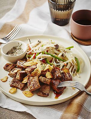 포토 JPG 포크 실내 스테이크 사람없음 소고기 식탁보 야채볶음 국내포토 식기 서양음식 육류 내부 볶음 파일형식