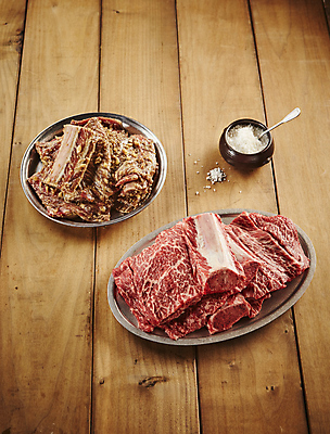 포토 JPG 실내 사람없음 설탕 양념갈비 소갈비 나무배경 국내포토 백그라운드 내부 소고기 갈비 파일형식