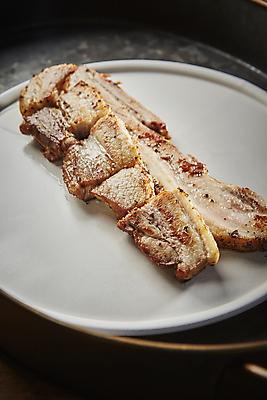 포토 JPG 검은배경 실내 돼지고기 사람없음 구이 삼겹살 국내포토 음식 백그라운드 육류 내부 검은색 파일형식