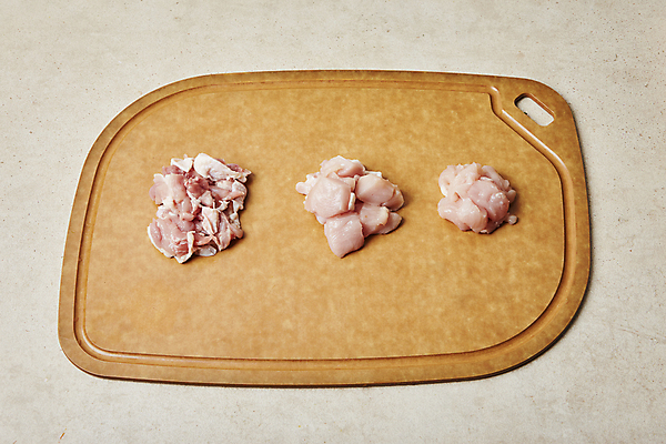 포토 JPG 회색배경 도마 실내 사람없음 닭고기 재료손질 날것 닭다리 닭가슴살 닭안심 국내포토 백그라운드 주방용품 육류 내부 회색 손질 파일형식