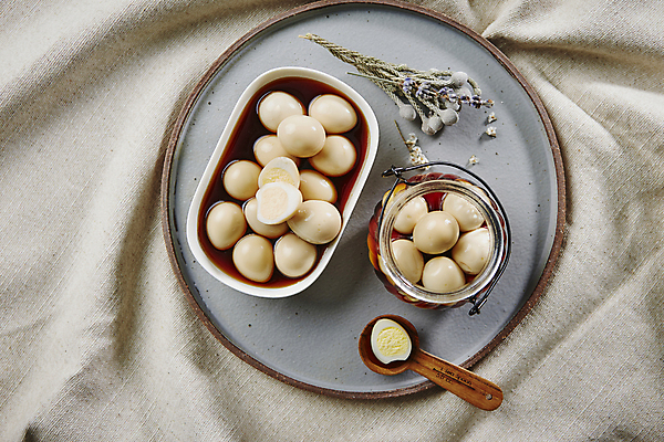 포토 JPG 한식 회색배경 반찬 사람없음 천 간장 메추리알 메추리알장조림 메추리알조림 국내포토 음식 백그라운드 알 회색 직물 양념 조림 장조림 파일형식