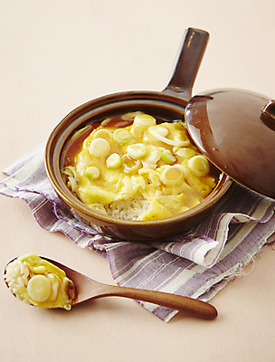 포토 JPG 사람없음 중식 계란 냄비 계란요리 덮밥 대파 베이지색배경 달걀덮밥 국내포토 음식 백그라운드 요리 알 솥 파 베이지색 파일형식