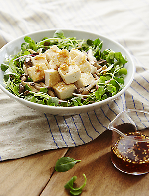 포토 JPG 사람없음 아웃포커스 샐러드 식탁보 소스 두부 두부요리 어린잎 나무배경 국내포토 음식 백그라운드 잎 촬영기법 양념 파일형식