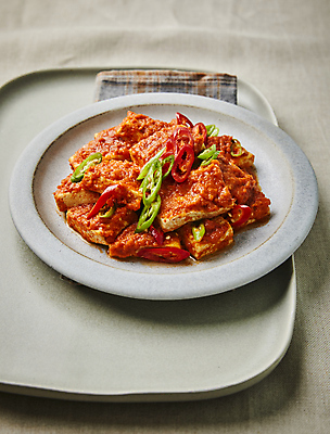 포토 JPG 고추 회색배경 반찬 사람없음 매움 두부 두루치기 두부조림 국내포토 음식 백그라운드 채소 회색 맛 조림 파일형식