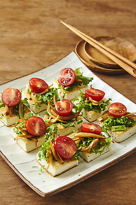 포토 JPG 방울토마토 양파 사람없음 구이 카나페 두부 두부요리 장아찌 치커리 나무배경 두부카나페 국내포토 음식 백그라운드 토마토 채소 서양음식 파일형식