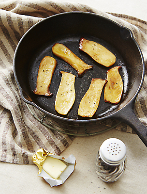 포토 JPG 사람없음 프라이팬 버터 후추통 버섯구이 새송이버섯 후추가루 베이지색배경 버터구이 국내포토 백그라운드 주방용품 버섯 가루 구이 양념통 베이지색 파일형식