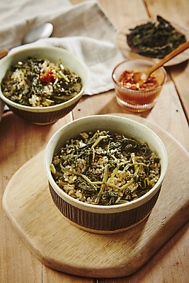 포토 JPG 사람없음 아웃포커스 잡곡 나물밥 돌솥밥 취나물 나무배경 취나물밥 국내포토 백그라운드 밥 촬영기법 나물 파일형식