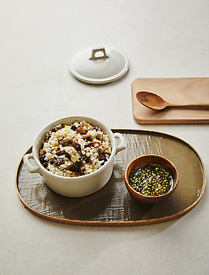 포토 JPG 회색배경 사람없음 버섯 표고버섯 목이버섯 버섯밥 국내포토 백그라운드 밥 회색 파일형식