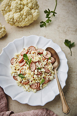 포토 JPG 파슬리 사람없음 소시지 볶음 볶음밥 컬리플라워 베이지색배경 국내포토 음식 백그라운드 채소 가공식품 브로콜리 베이지색 파일형식