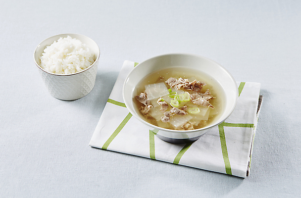 포토 JPG 한식 밥 사람없음 흰배경 대파 무국 소고기뭇국 국내포토 음식 백그라운드 흰색 국 국물 파 파일형식