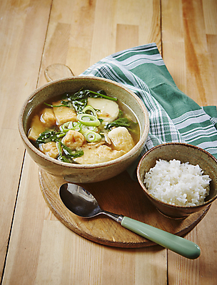 포토 JPG 밥 사람없음 어묵 시금치 대파 된장국 나무배경 국내포토 음식 백그라운드 채소 국 파 파일형식