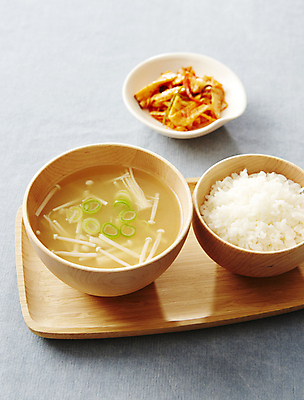 포토 JPG 회색배경 밥 반찬 사람없음 상차림 팽이버섯 미소된장국 국내포토 음식 백그라운드 버섯 회색 일본음식 파일형식