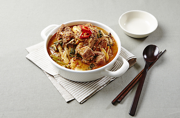 포토 JPG 회색배경 돼지고기 등뼈 사람없음 감자탕 들깨 국내포토 음식 백그라운드 뼈 육류 회색 깨 파일형식