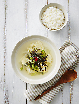 포토 JPG 밥 사람없음 흰배경 홍고추 대파 계란국 김가루 국내포토 음식 백그라운드 고추 흰색 김_해조류 가루 국 파 파일형식