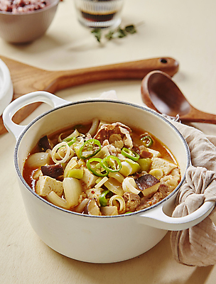 포토 JPG 사람없음 아웃포커스 베이지색배경 차돌된장찌개 국내포토 백그라운드 촬영기법 된장찌개 베이지색 파일형식