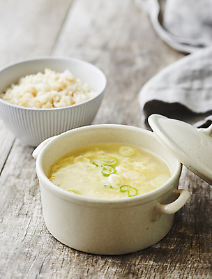 포토 JPG 밥 사람없음 아웃포커스 국물 대파 계란국 나무배경 국내포토 음식 백그라운드 촬영기법 국 파 파일형식