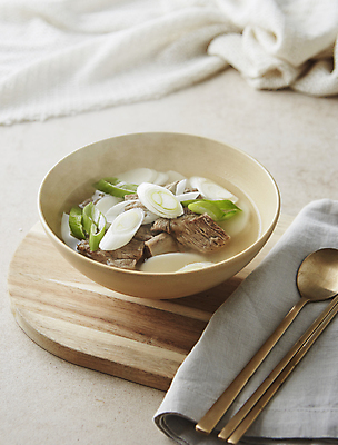 포토 JPG 떡 사람없음 떡국 갈비탕 대파 가래떡 소갈비 국내포토 한식 전통음식 소고기 탕 파 파일형식