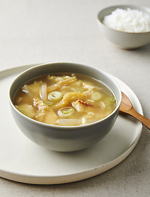 포토 JPG 회색배경 밥 사람없음 아웃포커스 국물 북엇국 국내포토 음식 백그라운드 촬영기법 회색 국 파일형식