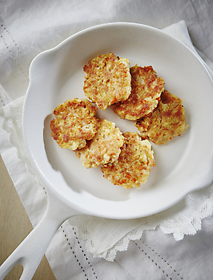 포토 JPG 반찬 사람없음 프라이팬 전 참치 참치전 국내포토 음식 주방용품 어류 파일형식