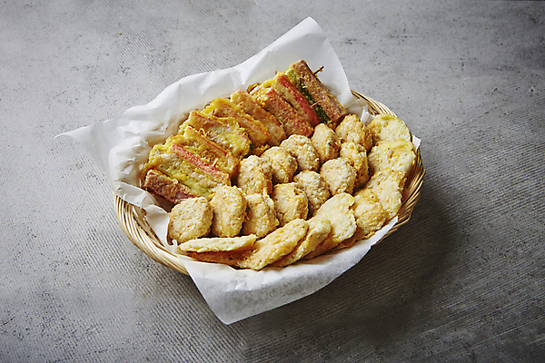 포토 JPG 회색배경 사람없음 추석 동그랑땡 산적 꼬치전 동태전 모듬전 국내포토 명절 음식 백그라운드 회색 전 파일형식