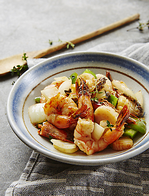 포토 JPG 회색배경 양파 피망 새우 마늘 사람없음 볶음 전복 관자 해물볶음 국내포토 음식 백그라운드 채소 어패류 갑각류 회색 파일형식