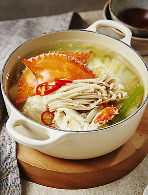 포토 한식 음식 채소 버섯 게 탕 파 파일형식 꽃게탕 꽃게 배추 팽이버섯 대파 국물 JPG 사람없음 해산물 국내포토