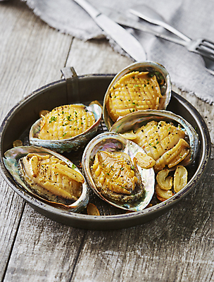 포토 JPG 사람없음 전복 전복구이 오분자기 나무배경 국내포토 백그라운드 어패류 구이 파일형식