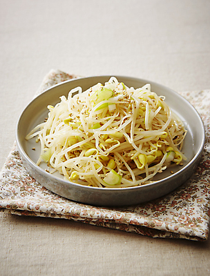 포토 JPG 한식 회색배경 반찬 사람없음 콩나물 삶기 콩나물무침 국내포토 음식 백그라운드 채소 회색 나물 무침 파일형식