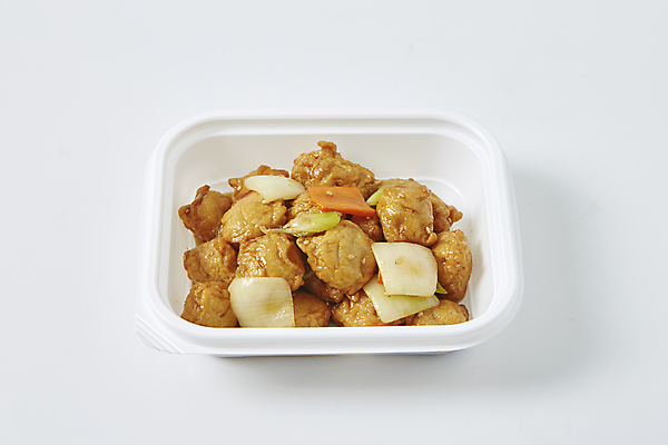 포토 JPG 반찬 양파 사람없음 용기 어묵 흰배경 담기 깨 어묵볶음 국내포토 그릇 음식 백그라운드 채소 식재료 모션 흰색 조미료 볶음 파일형식