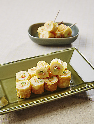 포토 JPG 회색배경 반찬 사람없음 아웃포커스 계란 어묵 전 부침개 이쑤시개 국내포토 한식 음식 백그라운드 촬영기법 알 회색 파일형식