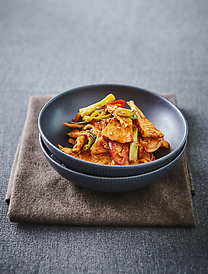 포토 JPG 회색배경 반찬 사람없음 어묵 매움 어묵볶음 국내포토 음식 백그라운드 회색 맛 볶음 파일형식