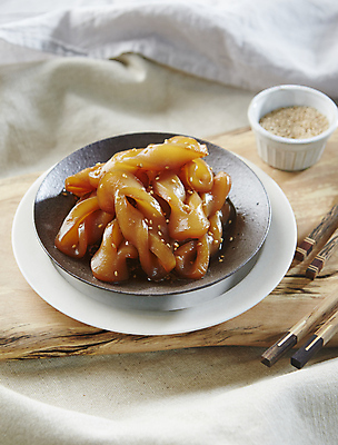 포토 JPG 반찬 사람없음 아웃포커스 간장 깨 조림 곤약 곤약장조림 국내포토 음식 식재료 촬영기법 양념 조미료 장조림 파일형식