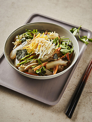 포토 JPG 반찬 사람없음 계란 당근 김 지단 미나리 숙주 청포묵 청포묵무침 국내포토 음식 채소 뿌리채소 알 고명 해조류 무침 파일형식