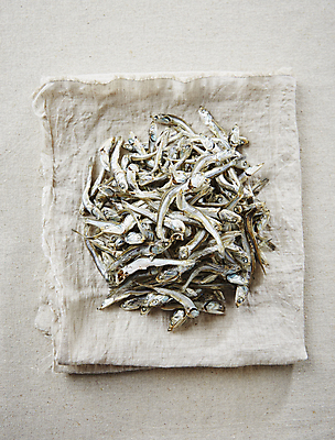 포토 JPG 회색배경 사람없음 해산물 건멸치 마른멸치 멸치 국내포토 백그라운드 어류 회색 파일형식