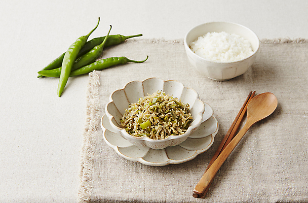 포토 JPG 반찬 사람없음 흰배경 풋고추 멸치 멸치볶음 국내포토 음식 백그라운드 고추 어류 흰색 볶음 파일형식