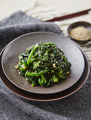 포토 JPG 반찬 사람없음 아웃포커스 나물 시금치 다진마늘 시금치나물 시금치무침 국내포토 음식 채소 촬영기법 무침 파일형식