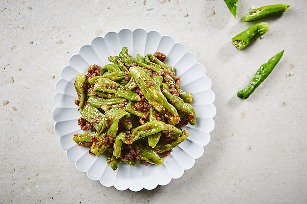 포토 JPG 반찬 사람없음 된장 흰배경 고춧가루 꽈리고추 무침요리 국내포토 음식 백그라운드 고추 흰색 양념 가루 무침 파일형식