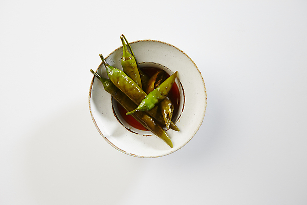 포토 JPG 고추 반찬 사람없음 흰배경 간장 고추절임 장아찌 고추장아치 국내포토 음식 백그라운드 채소 흰색 양념 절임 파일형식