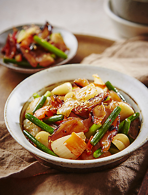 포토 JPG 반찬 양파 마늘 사람없음 아웃포커스 당근 문어 마늘종 국내포토 음식 줄기 채소 연체동물 뿌리채소 촬영기법 수중동물 파일형식