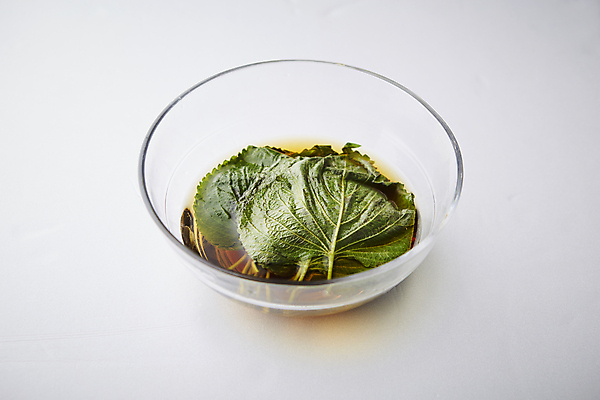 포토 JPG 회색배경 반찬 사람없음 깻잎 간장 깻잎절임 장아찌 국내포토 음식 백그라운드 채소 회색 양념 절임 파일형식